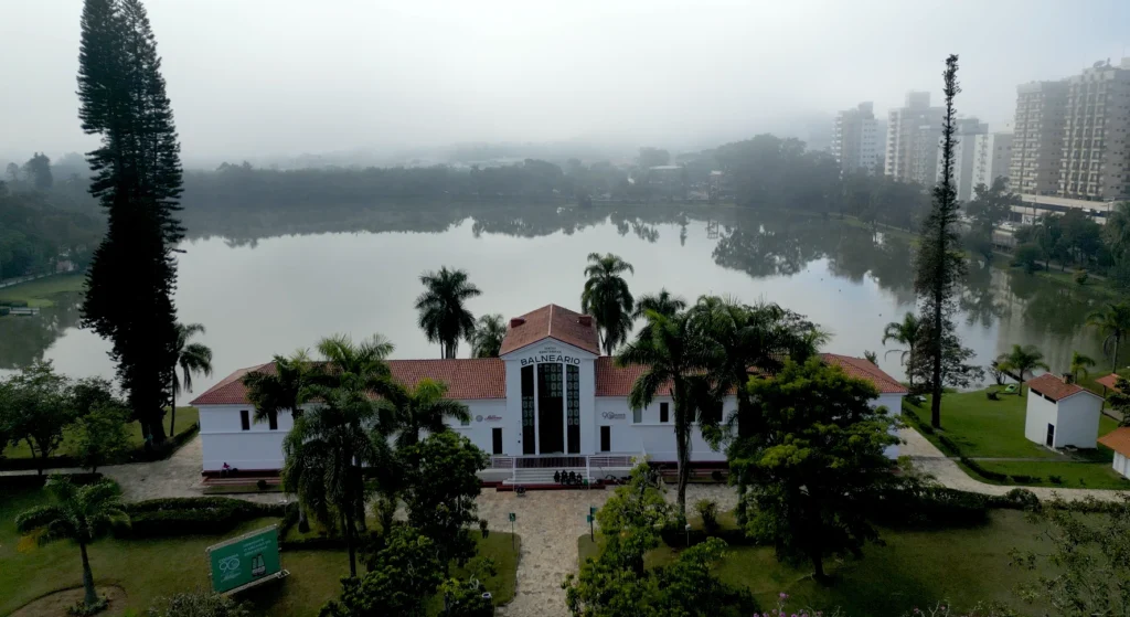 Entrada do Balneário Parque das Águas de São Lourenço, atração turística da cidade