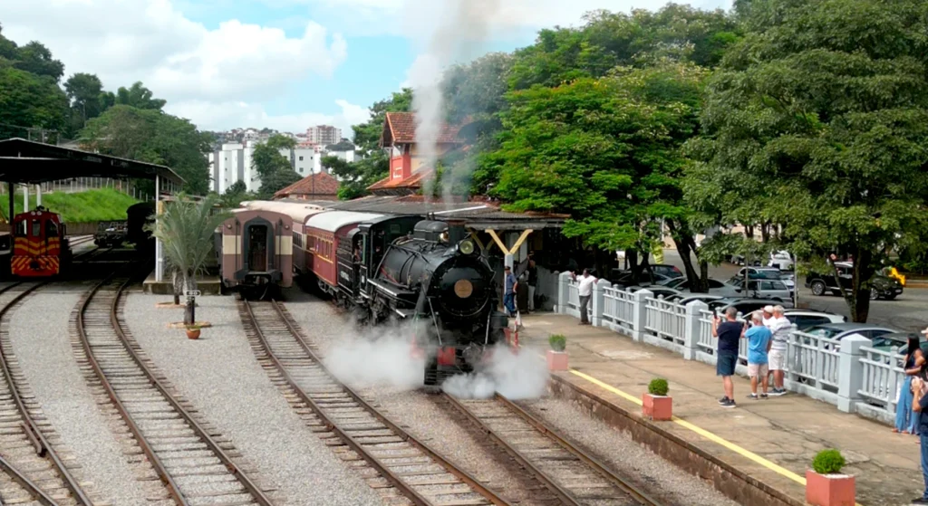 Trem das Águas em São Lourenço, atração turística de São Lourenço, sul de mias